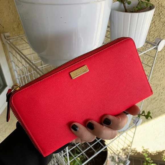 Sale! Kate Spade Zip Around Wallet - Picture 1 of 6